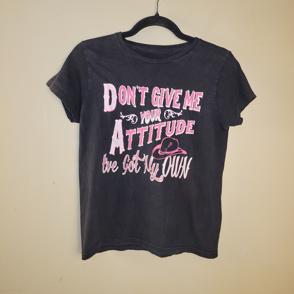 Lifestyle‎ Classics Womens Attitude Cowboy Hat Graphic Tee Black Pink Small